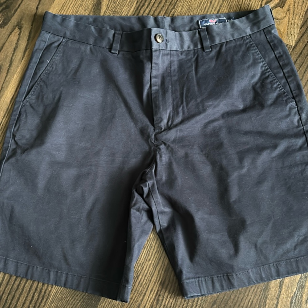 Vineyard Vines Men’s Breaker chino Shorts Navy blue waist 35” (Barely worn)